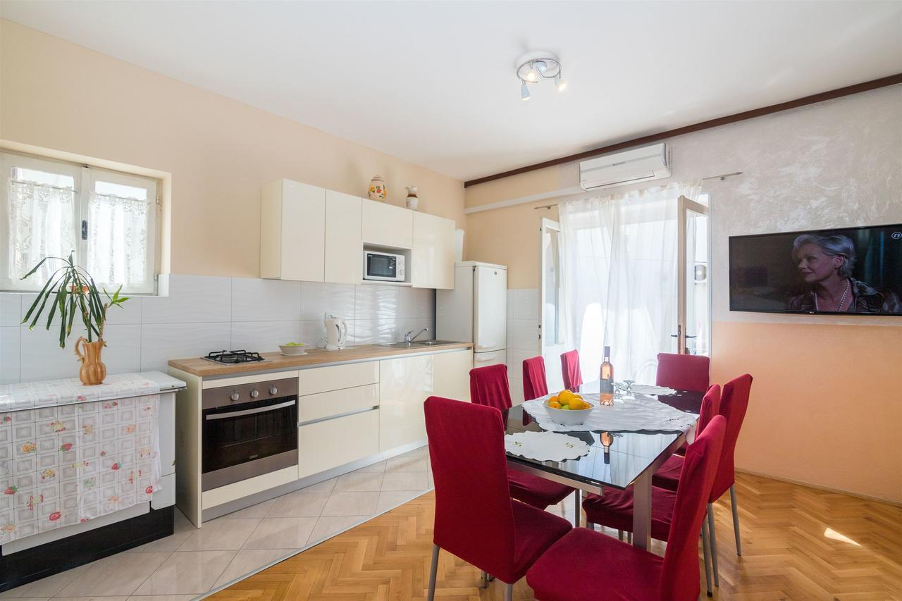 Apartments Zeljko Makarska Exterior photo